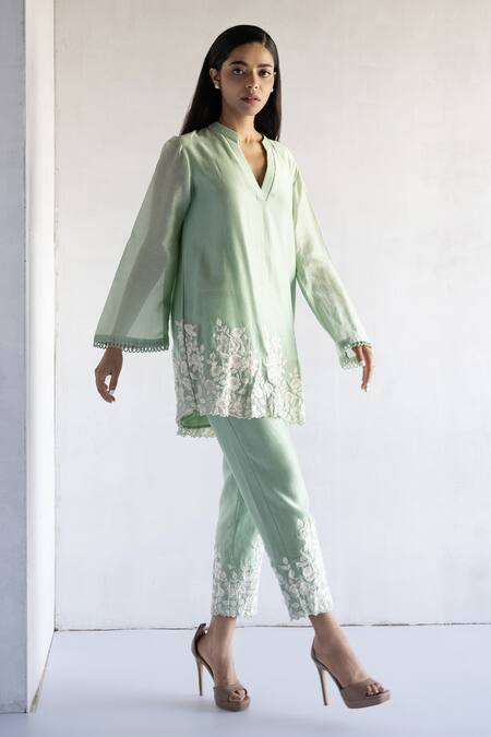 Bharat Adiani_Green Chanderi Embroidery Mandarin Collar Thread Kurta And Pant Set _Online_at_Aza_Fashions