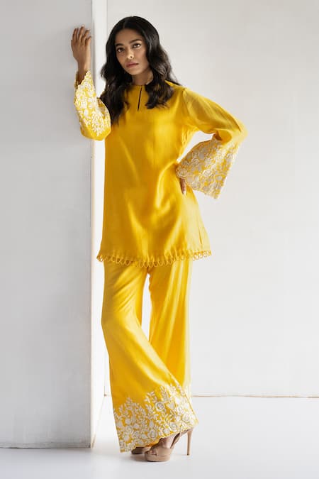 Bharat Adiani_Yellow Chanderi Embroidery Mandarin Collar Thread Kurta And Bell Bottom Pant _Online_at_Aza_Fashions
