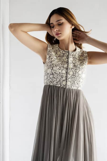 Buy_Bharat Adiani_Grey Chiffon, Chanderi Embroidery Round Neck Floral Thread Kurta And Pant Set _Online_at_Aza_Fashions