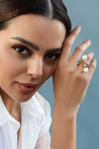 Buy_Shazé_Multi Color Beads Artemisias Seal Geometric Carved Ring_Online_at_Aza_Fashions
