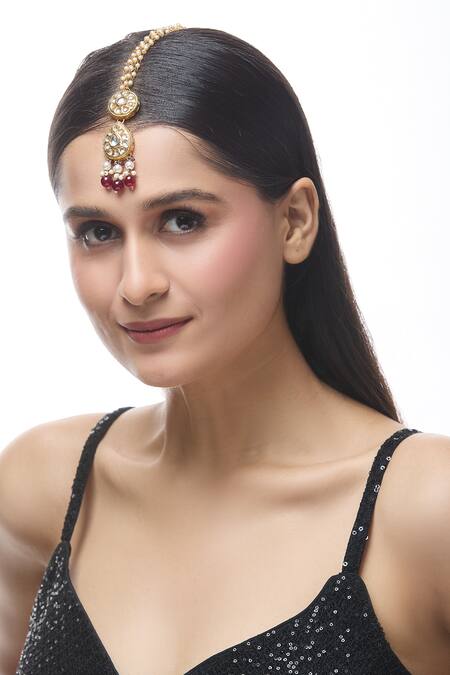 Shop Just Shradhas Gold Plated Natural Stones Embellished Maangtikka Online at Aza Fashions Shop_Just Shradhas_Gold Plated Natural Stones Embellished Maangtikka _Online_at_Aza_Fashions