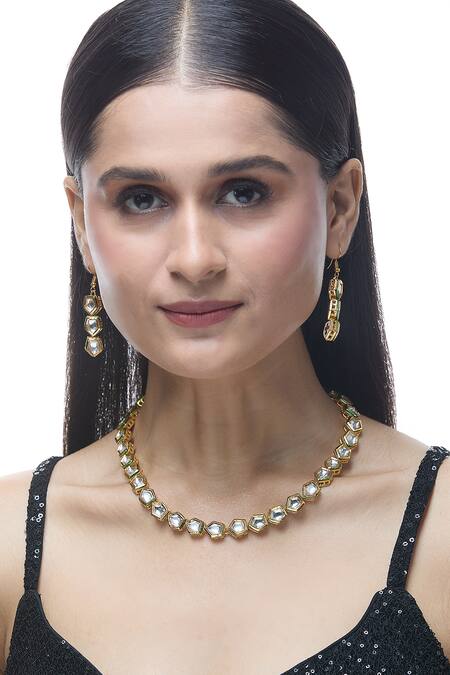 Buy_Just Shradhas_Gold Plated Stones Studded Necklace Set 