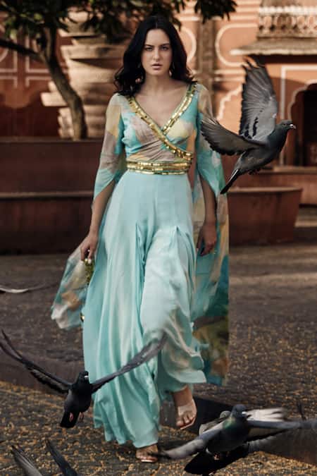 Basanti - Kapde Aur Koffee Blue Crepe Cut Work Plunge Neck Abstract Pattern Bodice Jumpsuit Online at Aza Fashions Basanti - Kapde Aur Koffee_Blue Crepe Cut Work Plunge Neck Abstract Pattern Bodice Jumpsuit _Online_at_Aza_Fashions