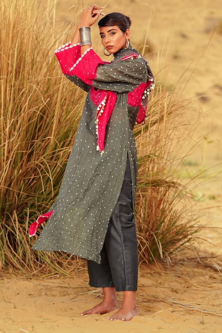 Buy_The Home Affair_Grey Crepe, Cotton Mirrors V-neck Bandhani Tie Dye Work Kurta Pant Set _Online_at_Aza_Fashions