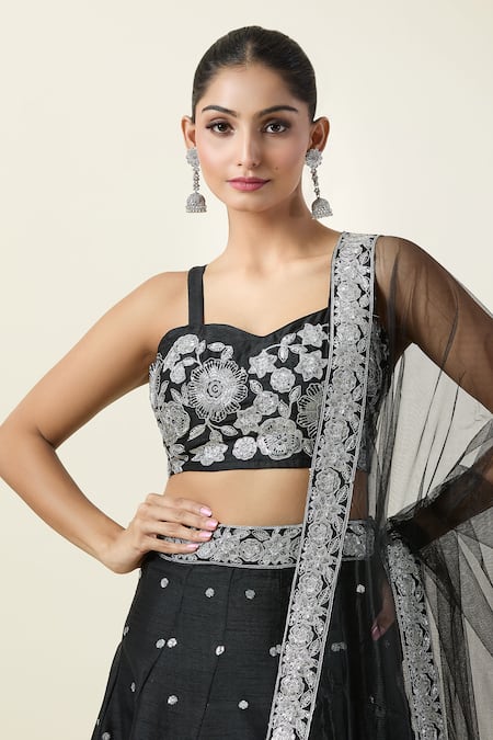 Buy_Samyukta Singhania_Black Silk, Net Embroidery Sweetheart Neck Floral Thread Lehenga Set 
