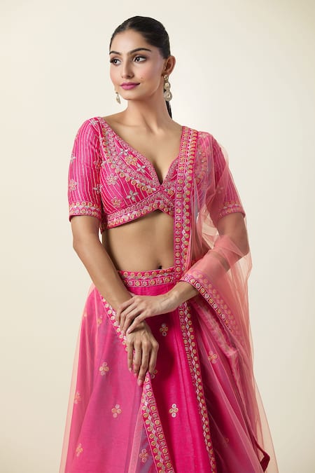 Samyukta Singhania_Pink Silk, Net Embroidery Plunge Neck Thread Lehenga Set _Online_at_Aza_Fashions