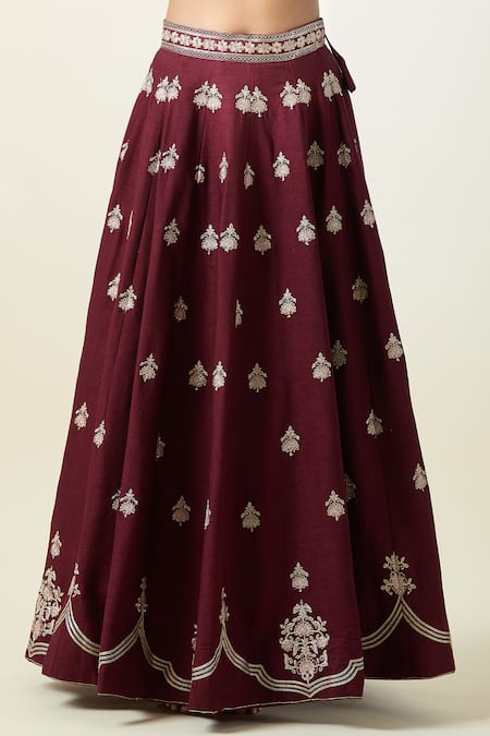 Samyukta Singhania_Wine Silk, Net Embroidery Sweetheart Neck Floral Kalidar Lehenga Blouse Set _Online_at_Aza_Fashions