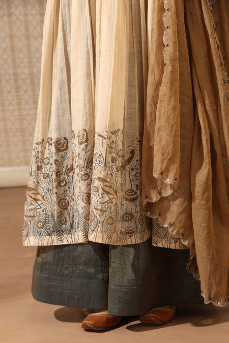 Shop Rekha Agra Gold Silk, Tissue Embroidery V-neck Anarkali Set Online at Aza Fashions Shop_Rekha Agra_Gold Silk, Tissue Embroidery V-neck Anarkali Set _Online_at_Aza_Fashions