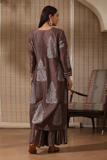 Rekha Agra Gota Detailed Kurta Gharara Set 