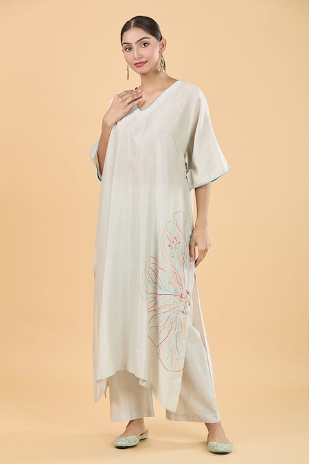 The Aarya Thread Embroidered Kurta & Palazzo Set 