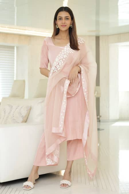 PREETI MEHTA Pleated Kurta Set With Embroidered Dupatta 