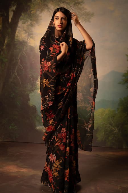 Atelier Shikaarbagh Floral Print Saree With Unstitched Blouse Piece 