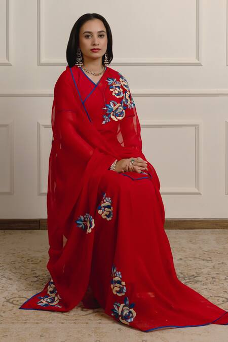 Atelier Shikaarbagh_Red Silk, Chiffon, Crepe Embroidery Floss Saree With Unstitched Blouse Piece _Online_at_Aza_Fashions