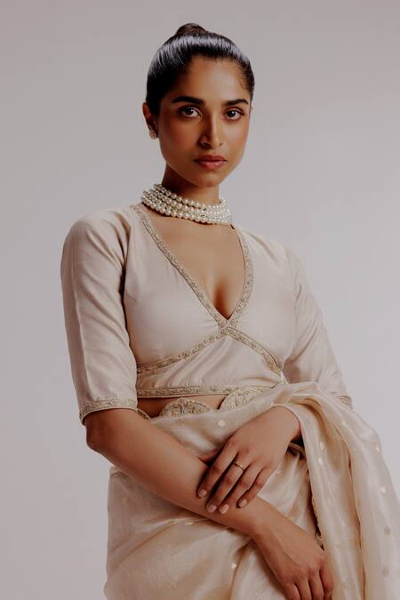 Buy_Taisha_Pink Silk, Satin Embroidery V-neck Lotus Border Saree Set 