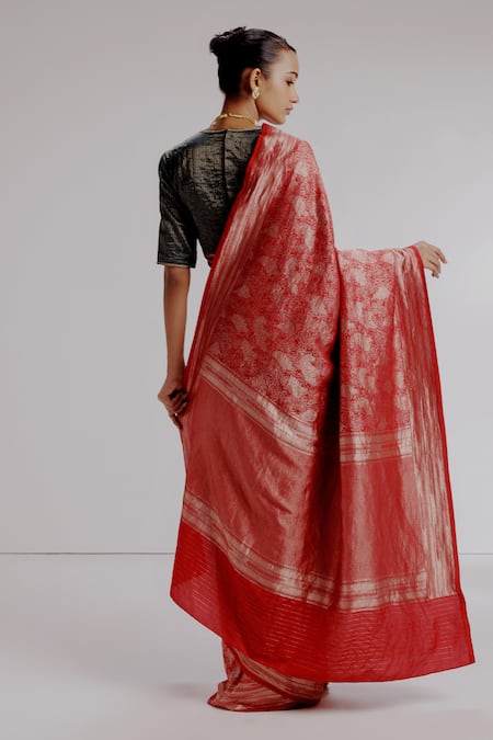 Taisha Tiger Jaal Woven Banarasi Saree Set 