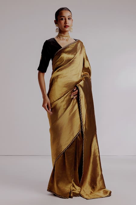 Taisha Gold Silk, Tissue, Satin Embroidery V-neck Woven Stripe Banarasi Saree Set Online at Aza Fashions Taisha_Gold Silk, Tissue, Satin Embroidery V-neck Woven Stripe Banarasi Saree Set _Online_at_Aza_Fashions