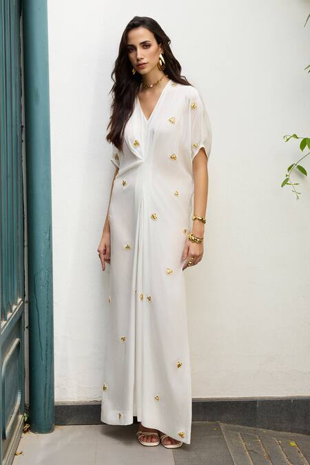 Buy Meesa White Crepe Embroidery V-neck Heart Kaftan Online at Aza Fashions Buy_Meesa_White Crepe Embroidery V-neck Heart Kaftan _Online_at_Aza_Fashions