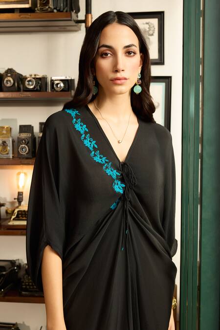 Meesa Black Crepe Placement Embroidery Floral V Neck Flower Kaftan at Aza Fashions Meesa_Black Crepe Placement Embroidery Floral V Neck Flower Kaftan _at_Aza_Fashions
