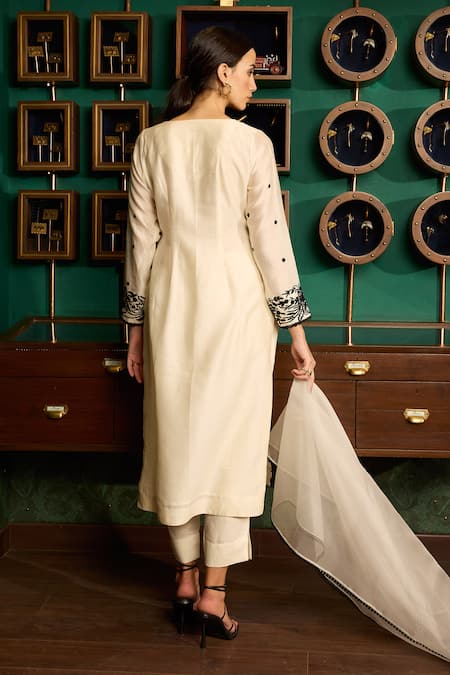 Meesa Chanderi Silk Floral Embroidered Kurta Pant Set 