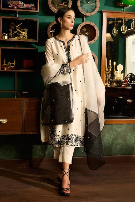 Buy_Meesa_White Chanderi Silk, Organza Embroidery Split V-neck Floral Kurta Pant Set _Online_at_Aza_Fashions