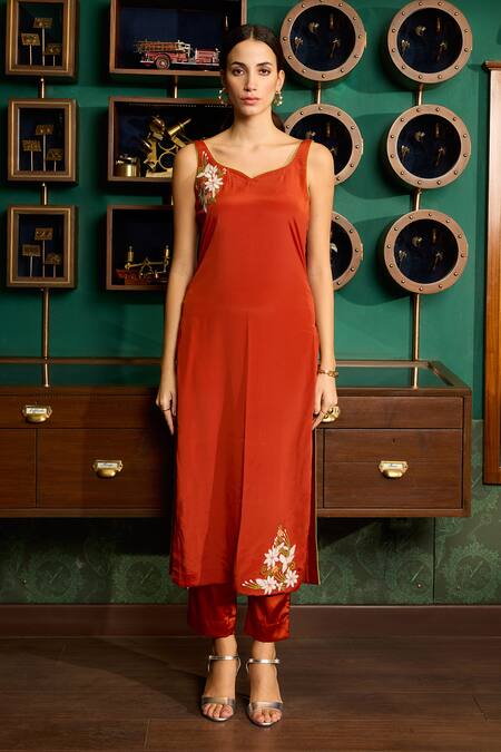 Meesa Red Crepe, Organza Embroidery Polo Collar Placement Flower Vine Kurta With Pant Online at Aza Fashions Meesa_Red Crepe, Organza Embroidery Polo Collar Placement Flower Vine Kurta With Pant _Online_at_Aza_Fashions