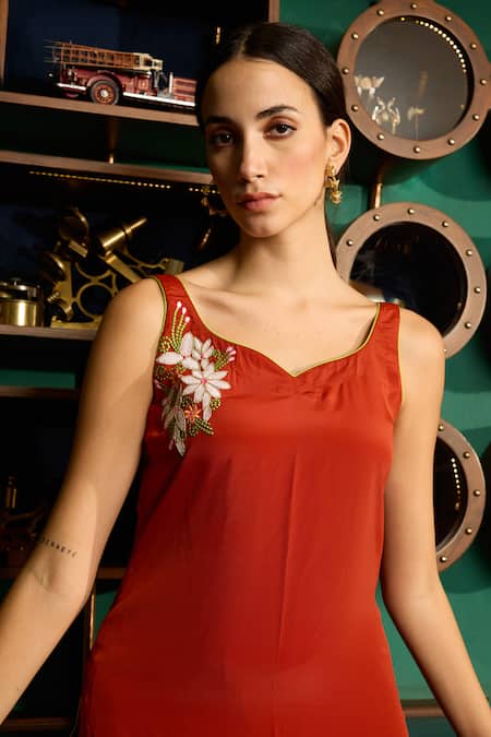 Shop Meesa Red Crepe, Organza Embroidery Polo Collar Placement Flower Vine Kurta With Pant Online at Aza Fashions Shop_Meesa_Red Crepe, Organza Embroidery Polo Collar Placement Flower Vine Kurta With Pant _Online_at_Aza_Fashions