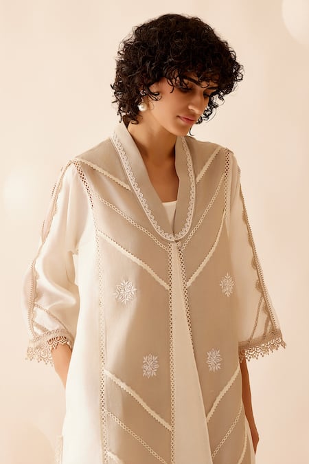 Buy_Bunka_Ivory Chanderi Embroidered Lace Collared Ambreen Thread Kurta With Pant _Online_at_Aza_Fashions