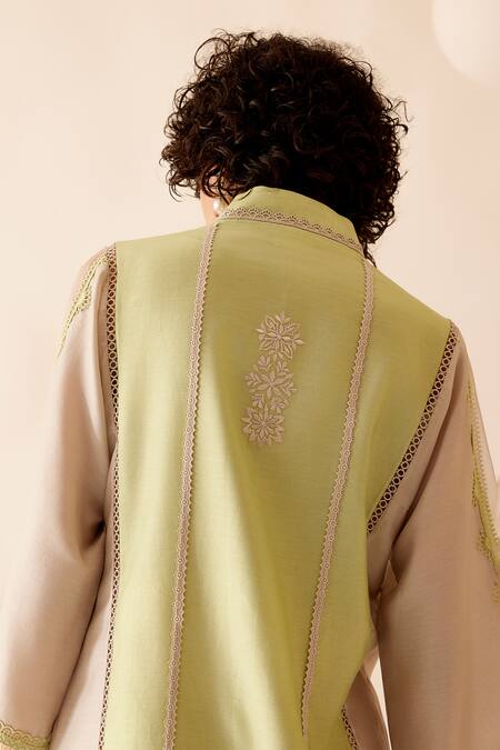 Buy Bunka Green Chanderi Embroidered Lace Collared Ambreen Detailed Kurta With Pant Online at Aza Fashions Buy_Bunka_Green Chanderi Embroidered Lace Collared Ambreen Detailed Kurta With Pant _Online_at_Aza_Fashions