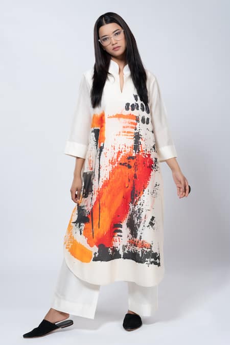 Taika by Poonam Bhagat Ivory Chanderi Abstract Mandarin Collar Pattern Tunic With Pant 