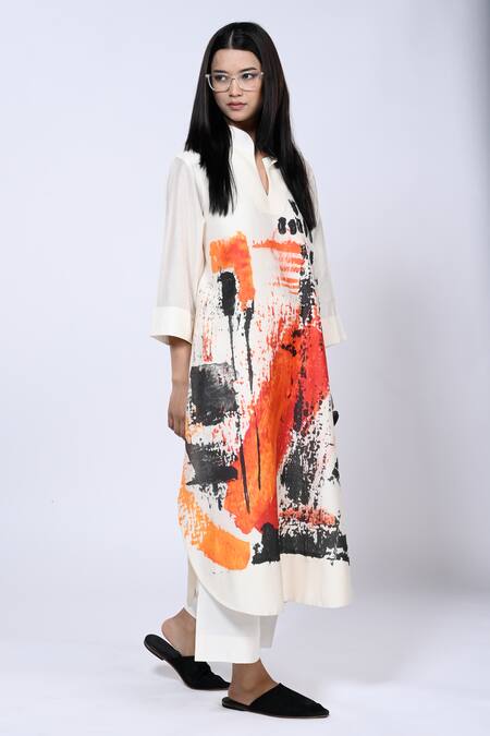 Taika By Poonam Bhagat Ivory Chanderi Mandarin Collar Abstract Pattern Tunic With Pant Online at Aza Fashions Taika By Poonam Bhagat_Ivory Chanderi Mandarin Collar Abstract Pattern Tunic With Pant _Online_at_Aza_Fashions
