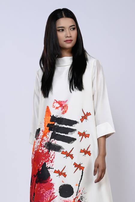 Taika By Poonam Bhagat Ivory Chanderi Abstract Band Collar Watercolour Pattern Tunic at Aza Fashions Taika By Poonam Bhagat_Ivory Chanderi Abstract Band Collar Watercolour Pattern Tunic _at_Aza_Fashions