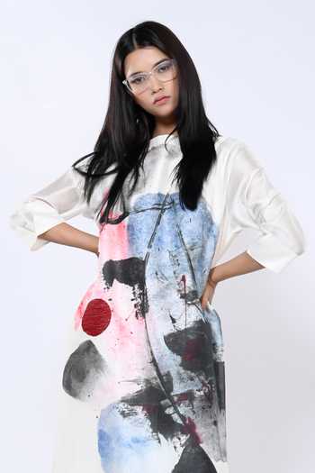 Taika By Poonam Bhagat_Ivory Chanderi Boat Neck Artistic Abstract Pattern Tunic With Pant _at_Aza_Fashions