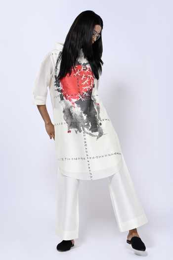 Taika By Poonam Bhagat_Ivory Chanderi Mandarin Collar Numeric Pattern Short Tunic With Pant _at_Aza_Fashions