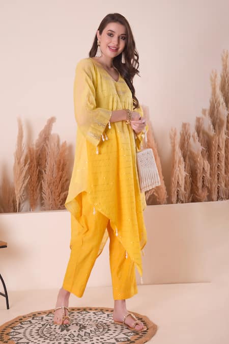 Buy_Surabhi Arya_Yellow Chanderi Pearls, Sequins V-neck Embroidered Kurta And Pant Set _Online_at_Aza_Fashions