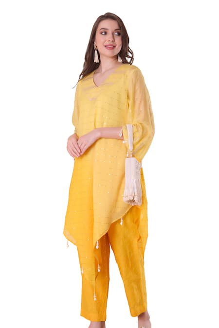 Buy_Surabhi Arya_Yellow Chanderi Pearls, Sequins V-neck Embroidered Kurta And Pant Set 