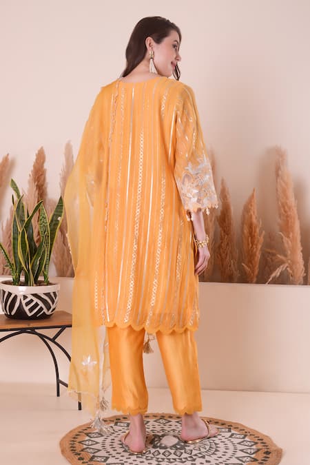 Shop_Surabhi Arya_Peach Chanderi, Organza Pearls, Embroidery, Tassels Split Zari Gota Kurta Set _at_Aza_Fashions