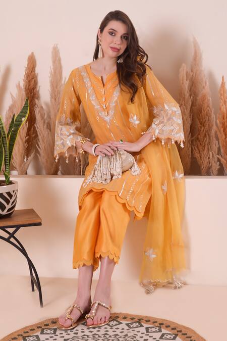 Buy_Surabhi Arya_Peach Chanderi, Organza Pearls, Embroidery, Tassels Split Zari Gota Kurta Set 