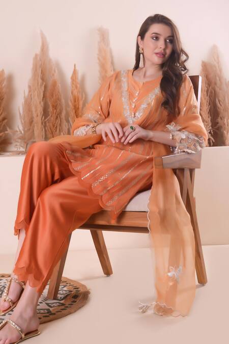Surabhi Arya_Orange Chanderi, Organza Pearls, Embroidery, Gota Patti, Zari Stripe Kurta Set _Online_at_Aza_Fashions