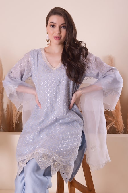 Surabhi Arya_Blue Chanderi, Organza Gota Patti, Sequins, Mirrors V-neck Embroidered Kurta Set _Online_at_Aza_Fashions