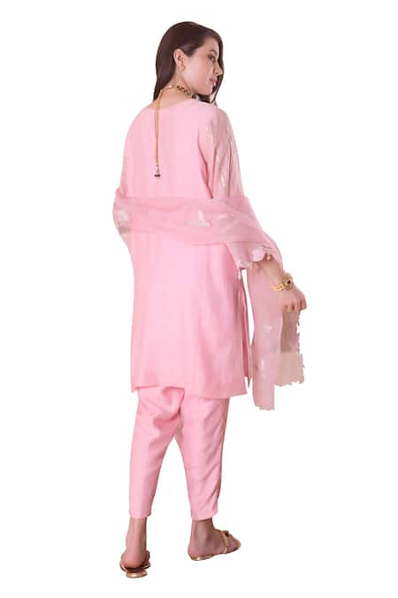 Surabhi Arya_Pink Chanderi, Organza Embroidery, Pearls, Gota Patti, Thread Kurta Set _Online_at_Aza_Fashions