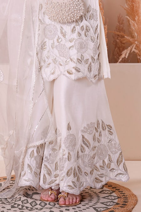 Surabhi Arya_Ivory Organza, Bamboo Embroidery, Cut Work Keyhole Neck Zari Kurta Sharara Set _Online_at_Aza_Fashions
