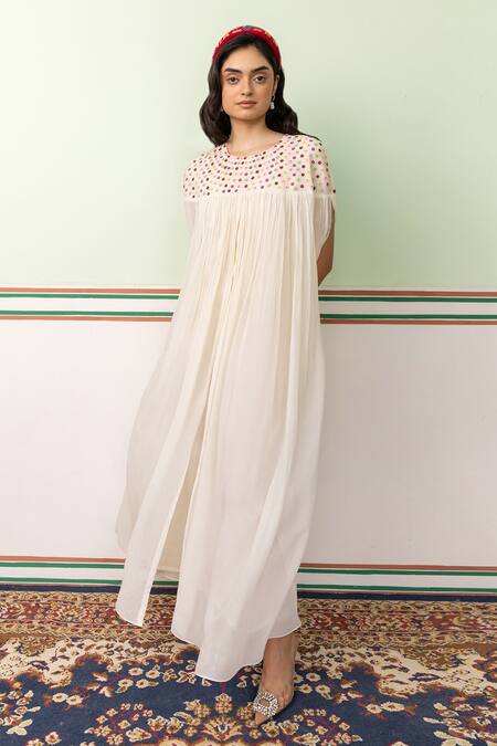 Buy Shimona Off White Silk, Chiffon Embroidery Round Ditsy Bloom Gathered Kaftan With Inner Online at Aza Fashions Buy_Shimona_Off White Silk, Chiffon Embroidery Round Ditsy Bloom Gathered Kaftan With Inner _Online_at_Aza_Fashions