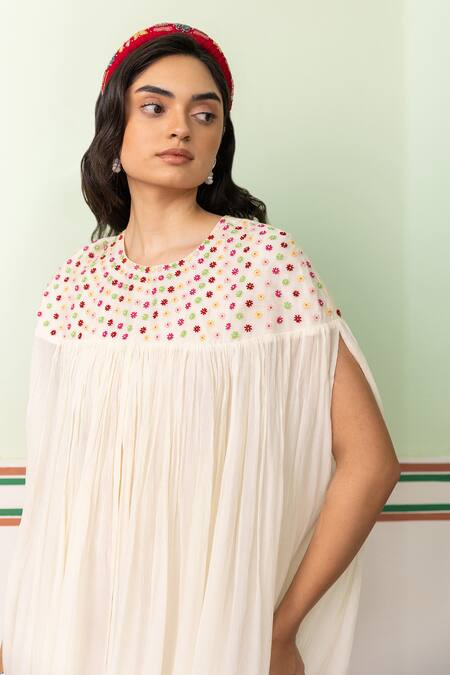 Shop Shimona Off White Silk, Chiffon Embroidery Round Ditsy Bloom Gathered Kaftan With Inner Online at Aza Fashions Shop_Shimona_Off White Silk, Chiffon Embroidery Round Ditsy Bloom Gathered Kaftan With Inner _Online_at_Aza_Fashions