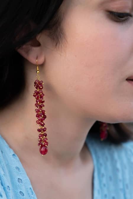 Do Taara Onyx Stone Clustered Danglers