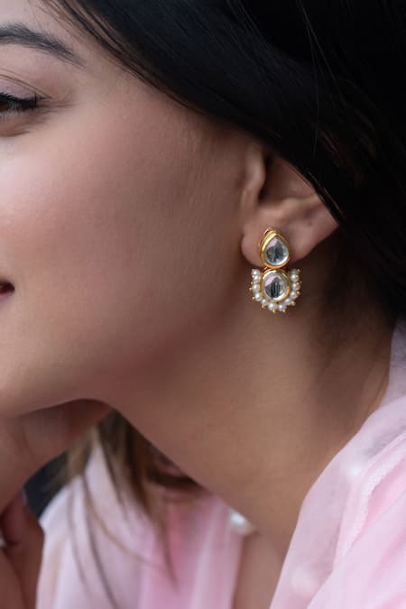 Do Taara Gold Plated Kundan And Pearl Embellished Earrings 