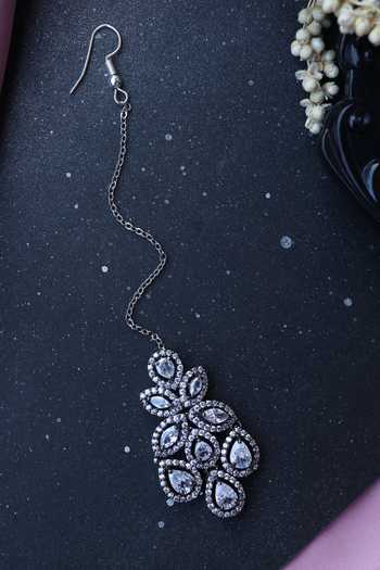Do Taara Victorian Embellished Maangtikka