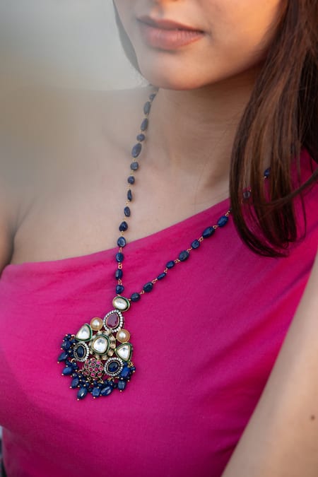 Do Taara Victorian Embellished Long Pendant Necklace 