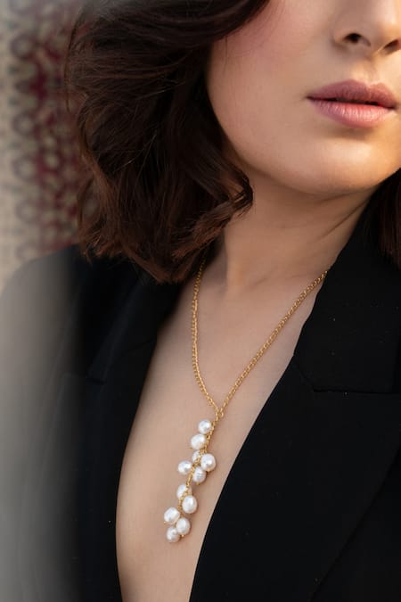 Shop Do Taara Gold Plated Embellished Long Pendant Necklace Online at Aza Fashions Shop_Do Taara_Gold Plated Embellished Long Pendant Necklace _Online_at_Aza_Fashions