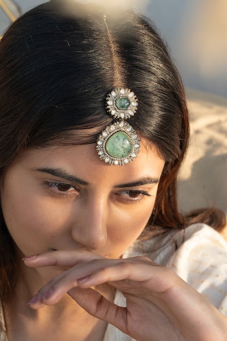 Buy_Do Taara_Green Victorian Polki Embellished Maangtikka _Online_at_Aza_Fashions