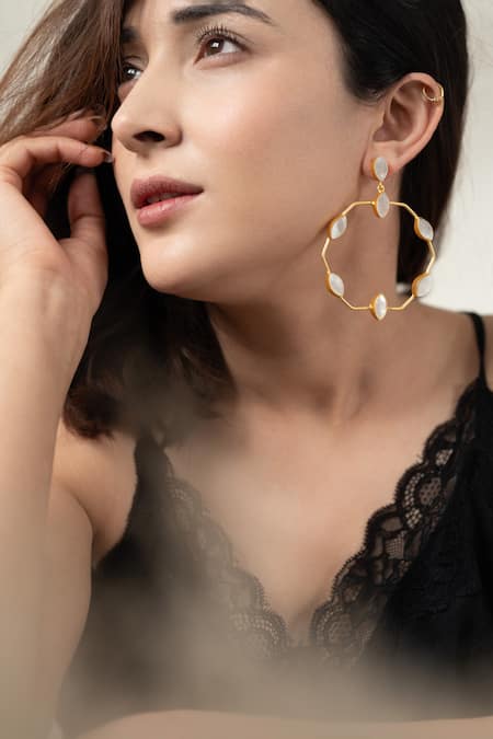 Buy_Do Taara_Gold Plated Pearls Mother Of Studded Earrings _Online_at_Aza_Fashions